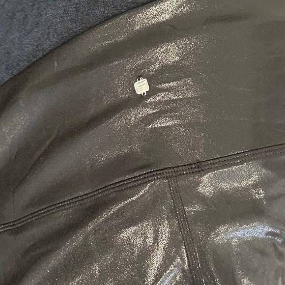 Black, shiny, sexy liquid leggings - Size L/XL - Picture 14 of 14